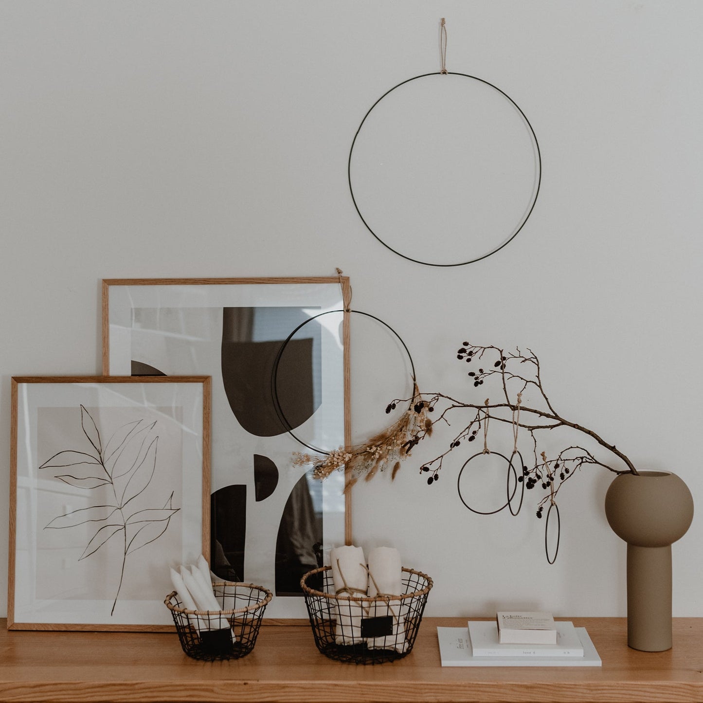 Kersthanger metalen cirkel zwart tak