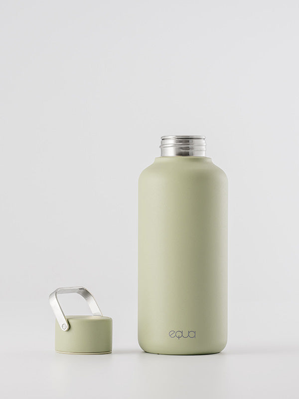 stalen drinkfles kleur matcha met dop er af