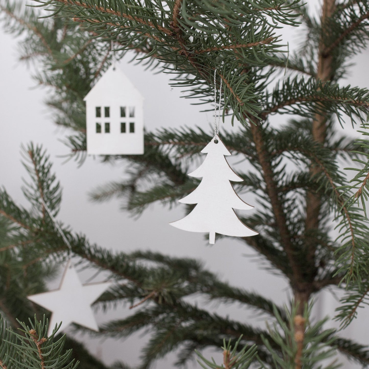 Houten kerst hanger dennenboom wit