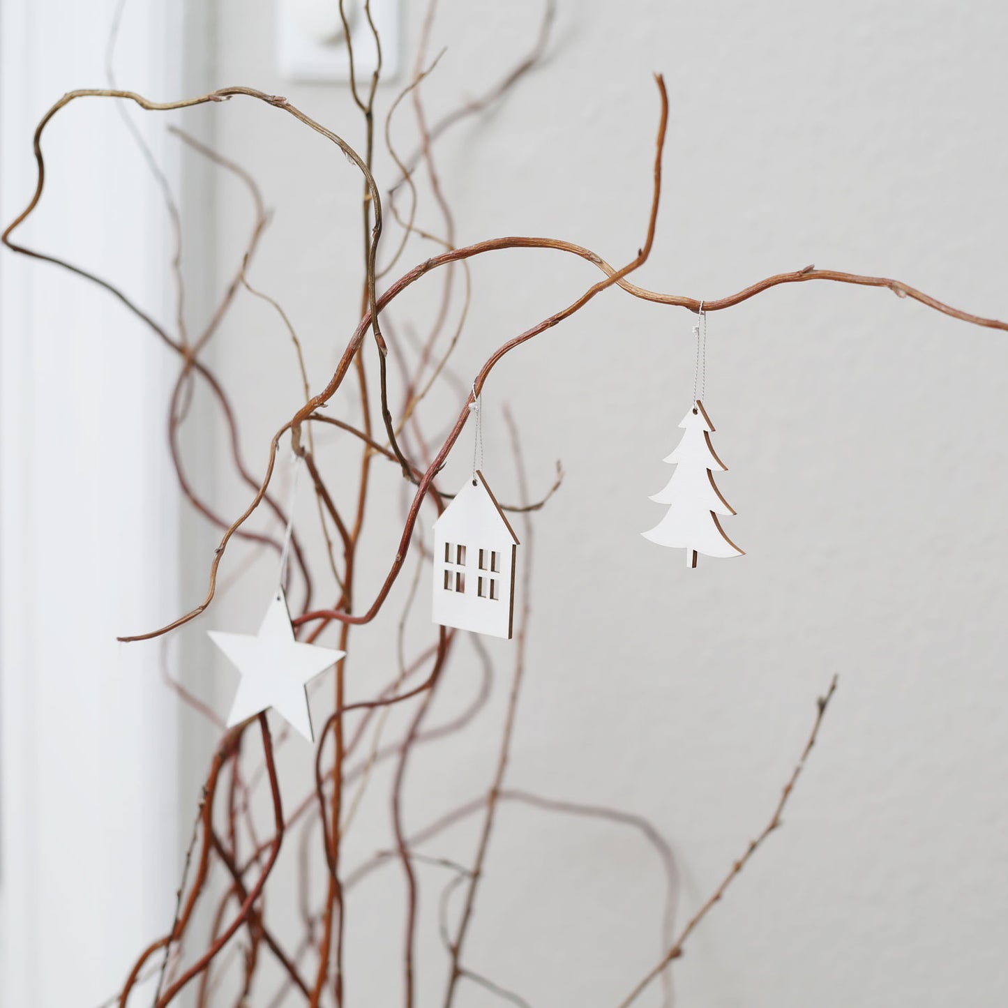Houten kerstboom hanger wit 